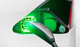 BMW ir "Tesla" nori didinti elektromobilių populiarumą