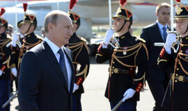 Normandijoje Vladimiras Putinas kalbėjosi su Petro Porošenka