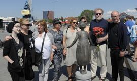 Šiauriniame rage atidengta mergaitės skulptūra