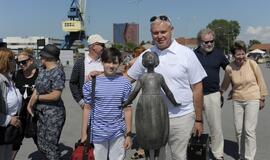 Šiauriniame rage atidengta mergaitės skulptūra