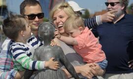 Šiauriniame rage atidengta mergaitės skulptūra