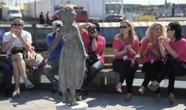 Šiauriniame rage atidengta mergaitės skulptūra