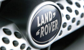 "Tata Motors" pelną padidino sėkmingi "Jaguar Land Rover" pardavimai