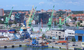 Asbestiniai stogai: miestiečiai liko ant ledo