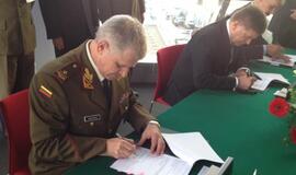 Pasirašyta sutartis dėl priešlėktuvinės sistemos GROM pirkimo