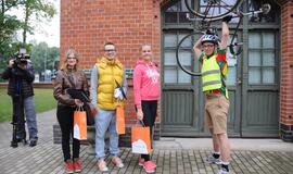 Greičiausieji Klaipėdoje - autobusas ir dviratis