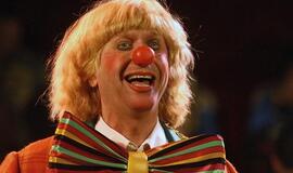 Istorija apie sekso vakarėlyje mirusius 7 pensininkus - pokštas