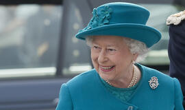 Naują "Jaguar Land Rover" gamyklą atidarė karalienė