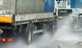 Nuo spalio 1 d. brangsta mokami keliai Baltarusijoje