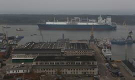 Į Klaipėdą atplaukė laivas-saugykla "Independence"