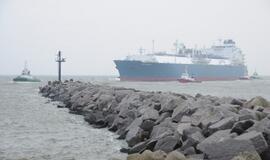 Į Klaipėdą atplaukė laivas-saugykla "Independence"