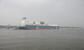 Į Klaipėdą atplaukė laivas-saugykla "Independence"