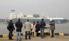 Į Klaipėdą atplaukė laivas-saugykla "Independence"