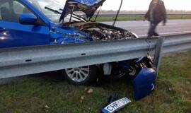 Girtas vairuotojas nuo kelio nubloškė vilkiką