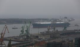 Į Klaipėdą atplaukė laivas-saugykla "Independence"