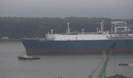 Į Klaipėdą atplaukė laivas-saugykla "Independence"