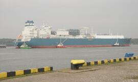 Į Klaipėdą atplaukė laivas-saugykla "Independence"