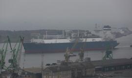 Į Klaipėdą atplaukė laivas-saugykla "Independence"