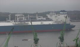 Į Klaipėdą atplaukė laivas-saugykla "Independence"