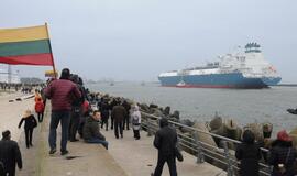 Į Klaipėdą atplaukė laivas-saugykla "Independence"