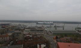 Į Klaipėdą atplaukė laivas-saugykla "Independence"