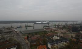 Į Klaipėdą atplaukė laivas-saugykla "Independence"