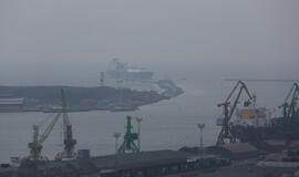 Į Klaipėdą atplaukė laivas-saugykla "Independence"