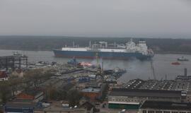 Į Klaipėdą atplaukė laivas-saugykla "Independence"