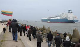 Į Klaipėdą atplaukė laivas-saugykla "Independence"