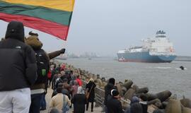 Į Klaipėdą atplaukė laivas-saugykla "Independence"