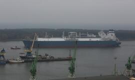 Į Klaipėdą atplaukė laivas-saugykla "Independence"