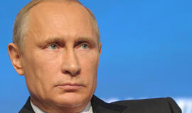 Rusija rems nuo sankcijų nukentėjusius ūkio sektorius ir įmones