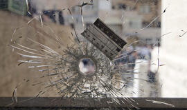 Izraelis: sinagogos užpuolimo aukų skaičius išaugo iki penkių žmonių