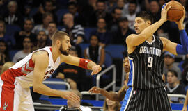 Jonas Valančiūnas dvigubu dubliu prisidėjo prie "Raptors" pergalės