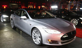 Trečiąjį metų ketvirtį "Tesla" pristatė rekordinį elektromobilių skaičių, nors ir patyrė nuostolių
