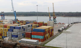 Spalį uosto apyvarta augo