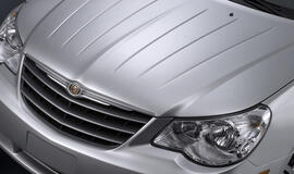 Buvęs "Chrysler" padalinys dėl sankabos defektų atšaukia beveik 67 tūkst. automobilių