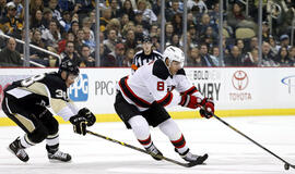 "Devils" su Dainiumi Zubrumi NHL čempionate pralaimėjo "Penguins" ekipai