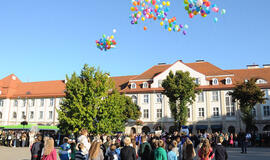 Į 2015-uosius žvelgia optimistiškai