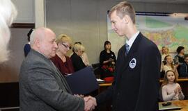 Gabiausių mokinių apdovanojimai