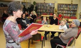 Edukacinis užsiėmimas – su kalėdinių žaisliukų kolekcininke