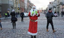 Klaipėdos gatvėse - bėgantys Kalėdų Seneliai