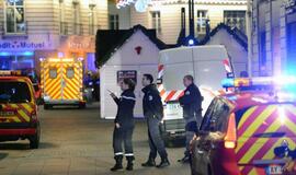 Prancūzijos Nanto mieste nedidelis sunkvežimis rėžėsi į žmonių būrį, sužeista 10 asmenų