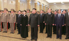 Šiaurėje Korėjoje baigėsi trejus metus trukęs gedulas dėl Kim Čen Iro mirties