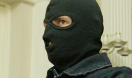 Vilniuje plėšikai sumušė degalinės operatorių ir pagrobė 1400 litų