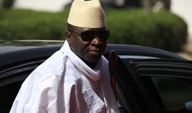 Gambijos prezidentas Jahija Jamehas kaltina užsienio remiamus sukilėlius užpuolus sostinę