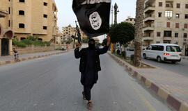 "Islamo valstybės" kovotojas gyrė ataką, surengtą Paryžiaus redakcijoje