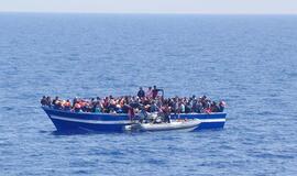 Pernai Europos Sąjungą pasiekė beveik trys šimtai tūkstančių nelegalių migrantų