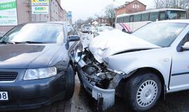 Į iškvietimą skubėjusią greitąją sustabdė "golfas"