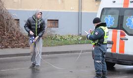 Į iškvietimą skubėjusią greitąją sustabdė "golfas"